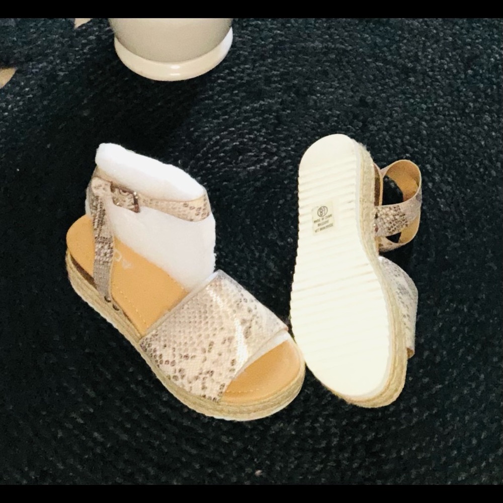sodabrandplatformsandals #neverworn size8.5